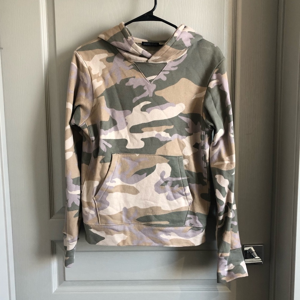 Camo Pull Over Hoodie Size S